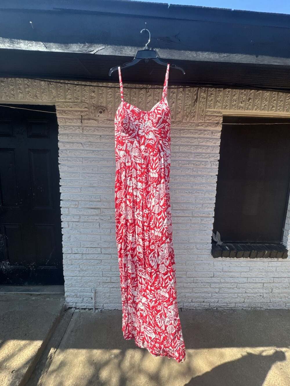 Lily Rose Red and White Floral Print Sleeveless Molded Cup Maxi Dress